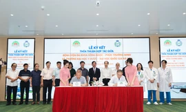 Bệnh viện Hồng Ngọc - Đại học Y Dược, Đại học Quốc gia Hà Nội hợp tác đào tạo thực hành y khoa chuẩn quốc tế