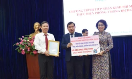 Cổ đông SCB ủng hộ quỹ phòng chống dịch COVID-19 của TP Hồ Chí Minh