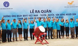 Cả nước cùng ra quân hưởng ứng Ngày Bảo hiểm y tế Việt Nam (ngày 1/7) - Tuyên truyền, vận động người dân tham gia BHXH tự nguyện, BHYT hộ gia đình.