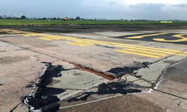 Đường băng sân bay Nội Bài xuống cấp nghiêm trọng