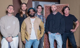 Ban nhạc huyền thoại Maroon 5 chính thức có mặt tại Việt Nam, sẵn sàng cho siêu nhạc hội 8Wonder Winter Summer 