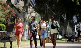 Ngành bán lẻ có triển vọng phục hồi mạnh mẽ nhờ vắc-xin COVID-19