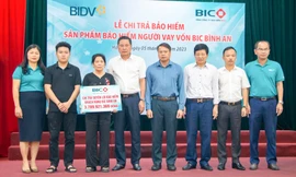 BIC trao gần 3,8 tỷ đồng bảo hiểm cho khách hàng vay vốn tại BIDV Hà Tĩnh