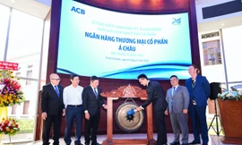 Chào sàn HOSE, ACB bùng nổ khớp lệnh hơn 21 triệu đơn vị