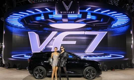 Mãn nhãn màn ra mắt ấn tượng của VF 7 trong không gian đậm chất thời trang và công nghệ