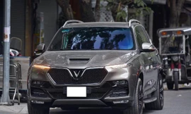 Chiêm ngưỡng loạt VinFast President màu ‘cực độc’ khoe sắc trên đường phố