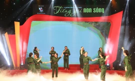 Trở về ký ức thời hoa lửa trong đêm nhạc 'Tiếng gọi non sông'