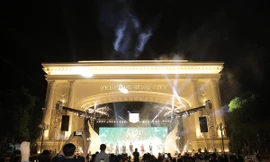 Vinhomes Star City khai trương cổng chào Victoria và quảng trường ánh sáng