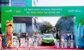 Công ty Sơn Nam thuê xe Vinfast từ GSM, triển khai dịch vụ taxi điện Mailove tại Nghệ An