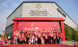 Giáng sinh ấm áp với Santa Run tại The Manor Central Park