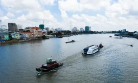 Hệ thống tự động làm sạch sông ngòi của Coca-Cola và The Ocean Cleanup
