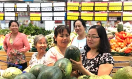 Nhiều mặt hàng nông thủy sản được các hệ thống bán lẻ của Saigon Coop trên toàn quốc giảm giá mạnh để hỗ trợ nông dân và người tiêu dùng trong đại dịch Corona virus 