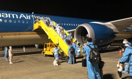 MobiFone hỗ trợ dịch vụ viễn thông cho hành khách nhập cảnh vào Việt Nam 