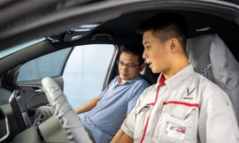 Chủ xe VF e34 bất ngờ với chiến dịch chăm sóc khách hàng đặc biệt của VinFast