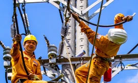 Nỗ lực đầu tư, đảm bảo điện mùa nắng nóng khu vực phía Nam