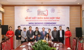 Đại diện Tổng cục Du lịch Việt nam và Công ty Vietnam Grand Prix chính thức kí kết thoả thuận hợp tác xúc tiến quảng bá du lịch Việt Nam và chặng đua F1 VinFast Vietnam Grand Prix tới thế giới giai đoạn 2020 – 2025.