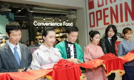 Top 35 hoa hậu Việt Nam 2020 tham dự lễ khai trương Yen Market