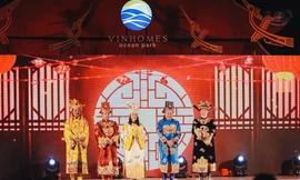 Ngọc Hoàng và các táo vi hành quên lối về ở ‘Đảo hoa đào’