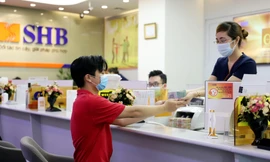 Số hóa ngân hàng và mục tiêu kết nối bền vững với khách hàng