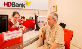 Gửi tiền ngân hàng nào 'tuổi càng cao, lãi suất càng lớn'?