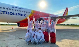 Những người hùng thầm lặng của các chuyến bay hồi hương