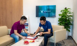 Rất nhiều khách hàng Việt có nhu cầu bán xe cũ dịp cuối năm để lên đời xe mới đón Tết, và VinFast - Smart Solution mang đến cho họ dịch vụ trọn gói, khép kín rất thuận tiện và tối ưu. 