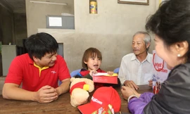 Cùng Vietjet mang ‘Tết ấm cho em’ đến với trẻ em nghèo 