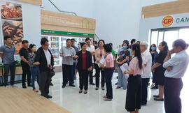 Lãnh đạo tỉnh Bình Phước tham quan Công ty Cổ phần Chăn nuôi C.P Việt Nam