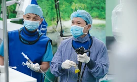 Cụ bà 91 tuổi nguy kịch vì viên sỏi ống mật chủ chưa đến 2cm 