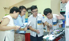 Steam For VietNam và Vinuni tổ chức khóa học về Robotics cho học sinh THPT