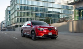 Xuyên Việt bằng VinFast VF 8: Máy khỏe 'bao' trèo đèo lội suối, không lo sạc, không lo phí