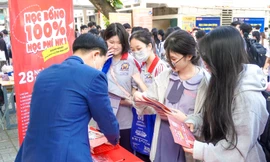 Trường đại học phụ thí sinh ôn thi tốt nghiệp THPT