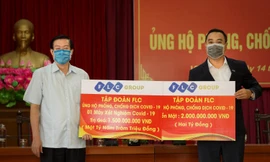 Tập đoàn FLC ủng hộ 3,5 tỷ đồng chung tay cùng Vĩnh Phúc chống dịch Covid – 19 