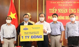 Bia Larue tiếp lửa lạc quan, tiếp sức cho miền Trung ruột thịt