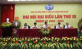 Đoàn Chủ tịch tại Đại hội