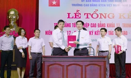 Đại diện Daikin Việt Nam tại buổi ký kết hợp tác với trường Cao đẳng Kỹ thuật Công nghệ Việt – Hàn, Nghệ An