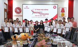 Tập đoàn Nam Long trao 72 suất học bổng 'Swing for Dreams' cho sinh viên tại TPHCM 