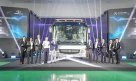 Thaco Auto xuất khẩu xe bus cao cấp Mercedes-Benz sang Thái Lan