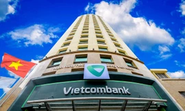 Vietcombank giảm lãi suất cho vay để hỗ trợ DN, người dân miền Trung bão lũ