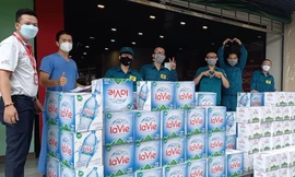 'Món quà thiên nhiên' từ La Vie đến Bệnh viện dã chiến số 5 Thuận Kiều Plaza