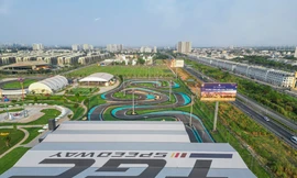 Không cần đi đâu xa, ngay trung tâm thành phố đã có đường đua Go-kart siêu xịn