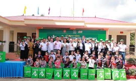 Nestlé MILO trao tặng máy tính cho các trường tiểu học vùng cao