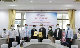 HDBank ký kết hợp tác với đại học Tông Đức Thắng, tặng học bổng cho sinh viên