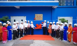 EVNHCMC gắn biển công trình cải tạo trạm biến áp 110kV Chợ Lớn