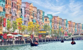 'Thiên đường tình yêu' khiến đôi lứa xiêu lòng ở phía Đông Hà Nội