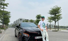 Gen Z chạy VinFast VF 7: 'Động cơ mạnh là tính năng an toàn, tiết kiệm'