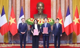 Việt Nam và Pháp hợp tác chuyển giao công nghệ sản xuất vắc xin