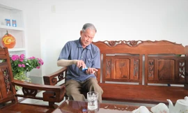 Xương khớp hết đau, tôi thoải mái chơi thể thao cùng con cháu