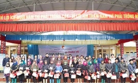 KingSport đồng hành cùng chương trình “Gọi nắng xuân về”, tặng quà người cao tuổi khó khăn