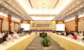 Toàn cảnh Diễn đàn tại Trung tâm Hội nghị Quốc tế, 35 Hùng Vương, Hà Nội